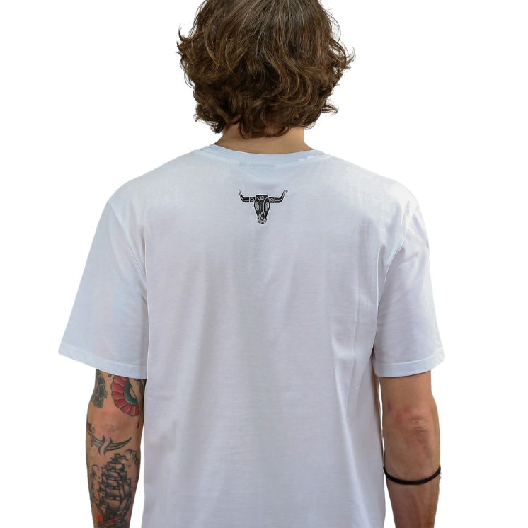 MOXOT Bull Eccentric White: T-Shirt di Tendenza dallo Stile Unico e Contemporaneo